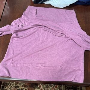 Athleta Women's Pink sweatshirt